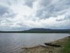 Озеро Зюраткуль и вдали одноименный хребет